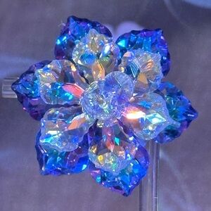 Brooch Lily Flower in Crystals and Silvertone back